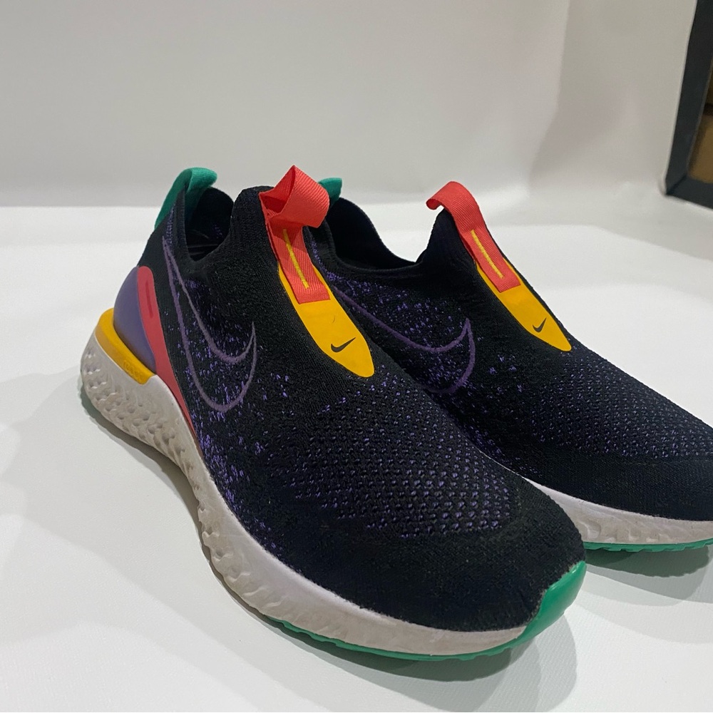 Nike Epic Phantom React Flyknit running shoe in 'Black Multi'. Womens size 8.5 - Picture 3 of 8